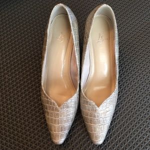 3/$20 Lifestride Silver Pump